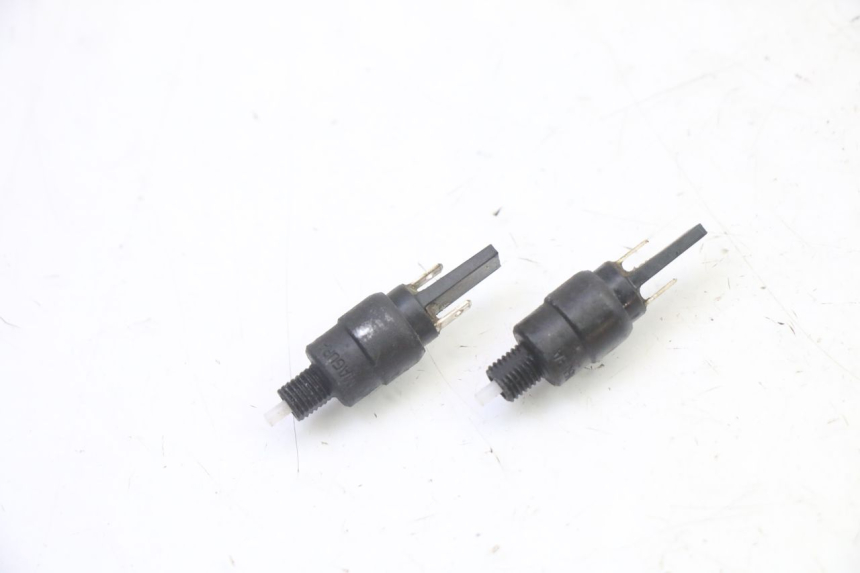 photo de STOPLICHTSCHAKELAAR PIAGGIO MP3 RL 250 (2006 - 2010) - Hoofdaanzicht