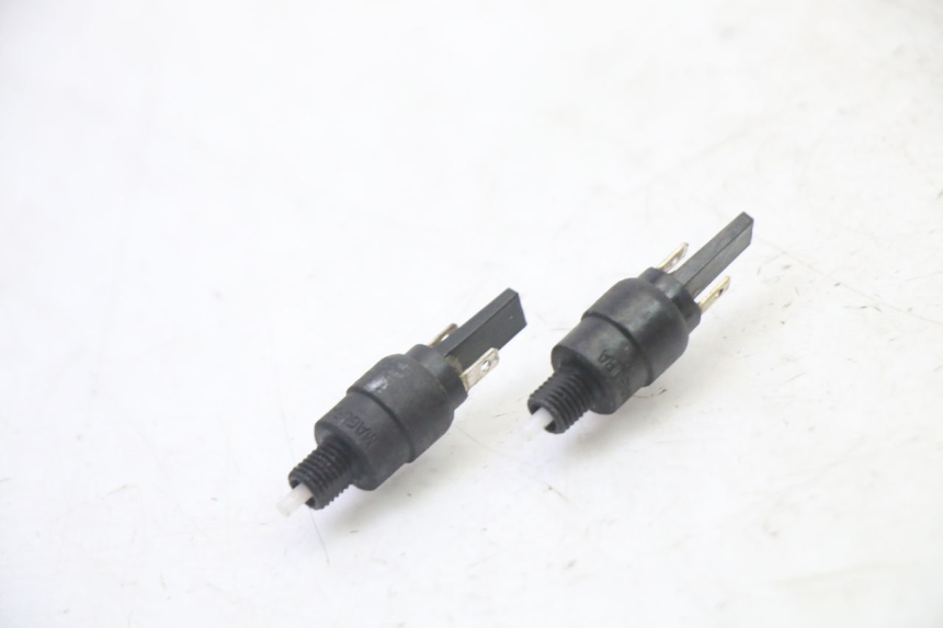 photo de STOPLICHTSCHAKELAAR PIAGGIO MP3 RL 250 (2006 - 2010) - Detail van het onderdeel
