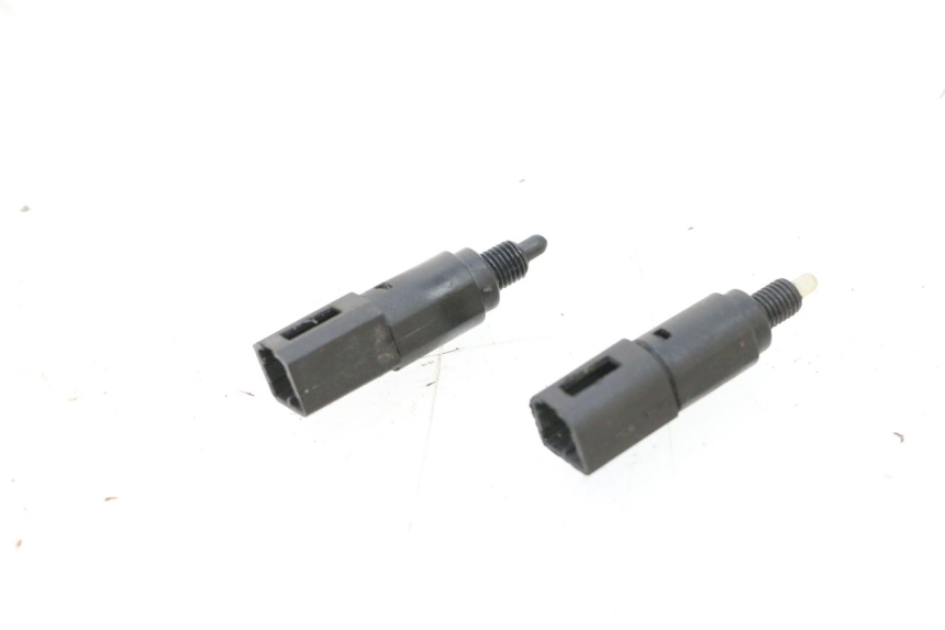 photo de STOPLICHTSCHAKELAAR PIAGGIO MP3 125 (2006 - 2014) - Detail van het onderdeel