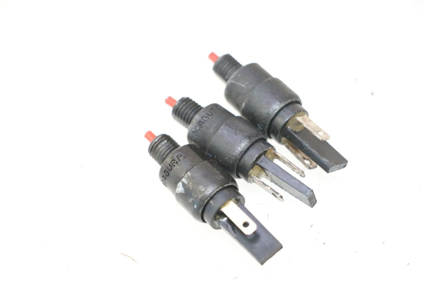 photo de STOPLICHTSCHAKELAAR PIAGGIO MP3 500 (2016 - 2018) - Detail van het onderdeel