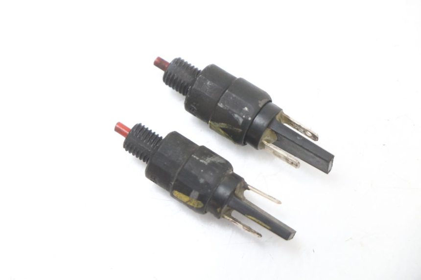 photo de STOPLICHTSCHAKELAAR PIAGGIO NEW TYPHOON 50 (2018 - 2021) - Detail van het onderdeel