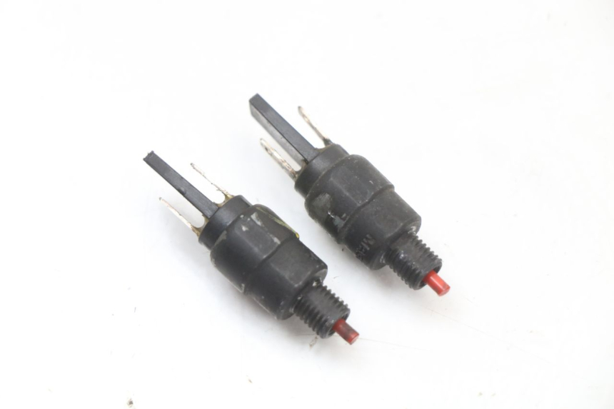 photo de STOPLICHTSCHAKELAAR PIAGGIO NEW TYPHOON 50 (2018 - 2021) - Zoom op gebruiksstaat