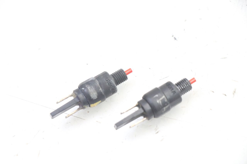 photo de STOPLICHTSCHAKELAAR PIAGGIO NEW TYPHOON 50 (2018 - 2021) - Zoom op gebruiksstaat