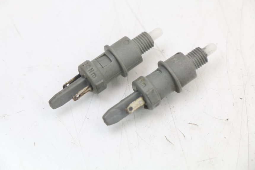 photo de STOPLICHTSCHAKELAAR PEUGEOT LUDIX 50 (2005 - 2007) - Zoom op gebruiksstaat