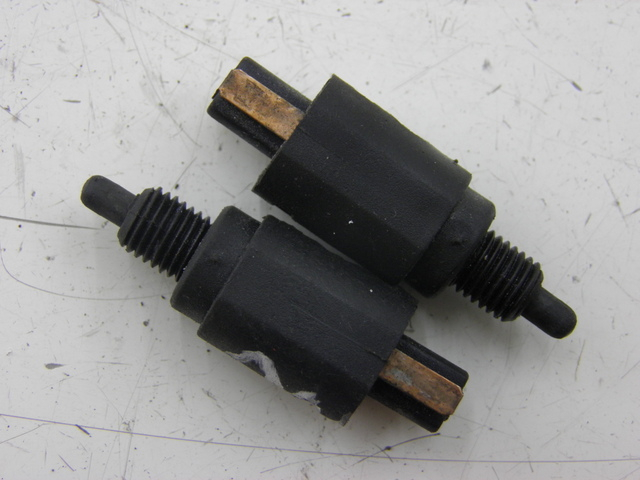 photo de STOPLICHTSCHAKELAAR PIAGGIO BEVERLY 125 (1998 - 2005) - Hoofdaanzicht