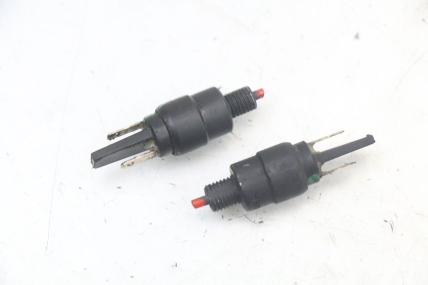 photo de STOPLICHTSCHAKELAAR PIAGGIO LIBERTY IGET 4T 50 (2021 - 2025) - Detail van het onderdeel