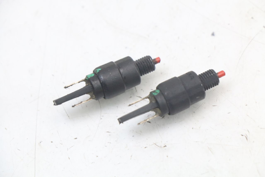 photo de STOPLICHTSCHAKELAAR PIAGGIO LIBERTY IGET 4T 50 (2021 - 2025) - Zoom op gebruiksstaat