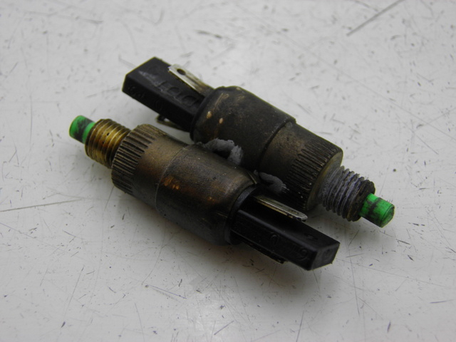 photo de STOPLICHTSCHAKELAAR PIAGGIO SUPER LX 125 (2000 - 2003) - Hoofdaanzicht