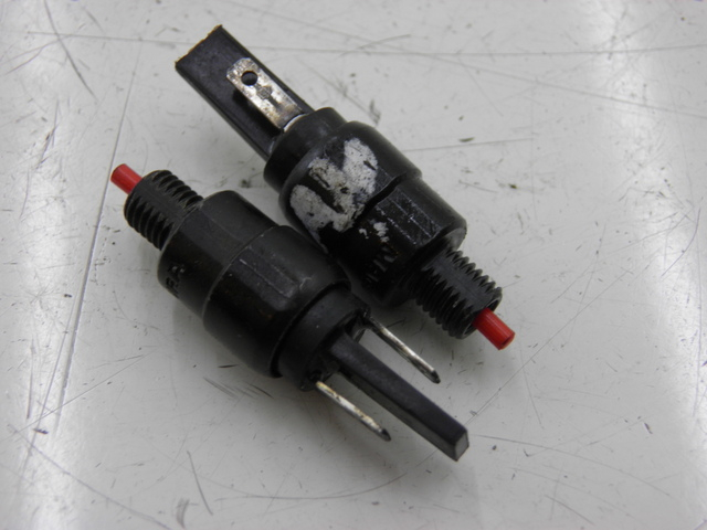 photo de STOPLICHTSCHAKELAAR PIAGGIO XEVO - X EVO 125 (2010 - 2015) - Hoofdaanzicht