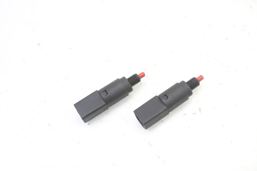 photo de STOPLICHTSCHAKELAAR GILERA RUNNER SL 50 (2006 - 2009) - Zoom op gebruiksstaat