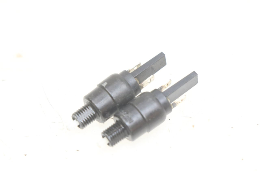 photo de STOPLICHTSCHAKELAAR APRILIA SCARABEO LIGHT 125 (2007 - 2011) - Hoofdaanzicht