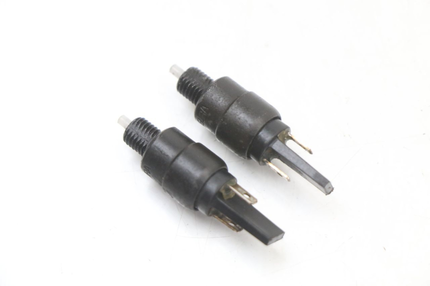 photo de STOPLICHTSCHAKELAAR APRILIA SR CARB LC 2T 50 (2004 - 2012) - Detail van het onderdeel