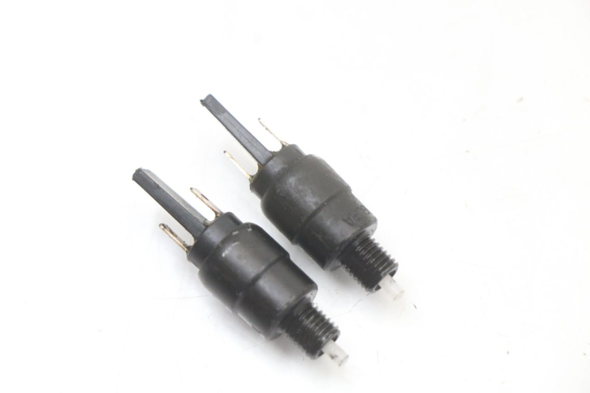 photo de STOPLICHTSCHAKELAAR APRILIA SR CARB LC 2T 50 (2004 - 2012) - Zoom op gebruiksstaat