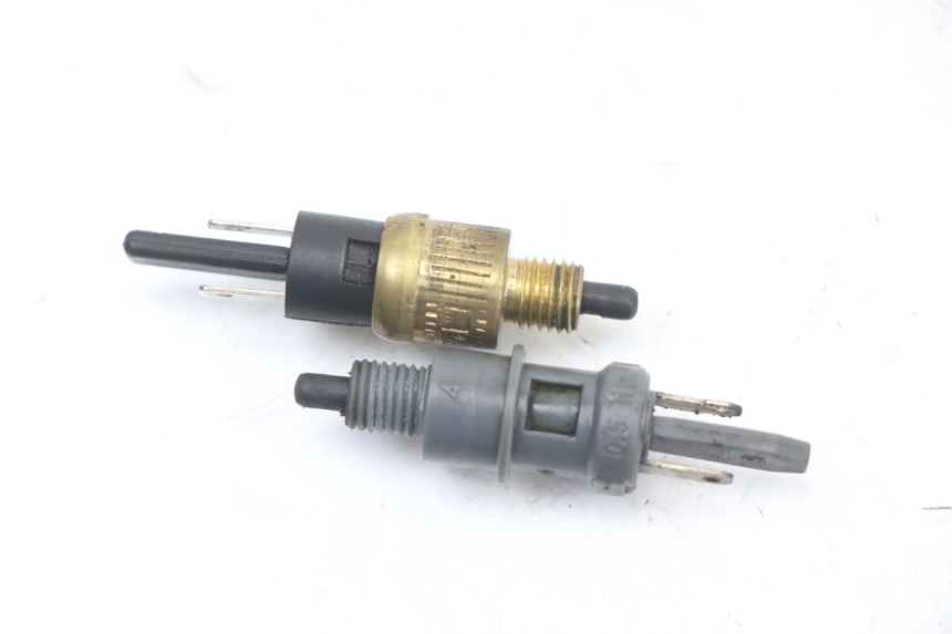 photo de STOPLICHTSCHAKELAAR PEUGEOT STREETZONE I 2T 50 (2018 - 2020) - Hoofdaanzicht