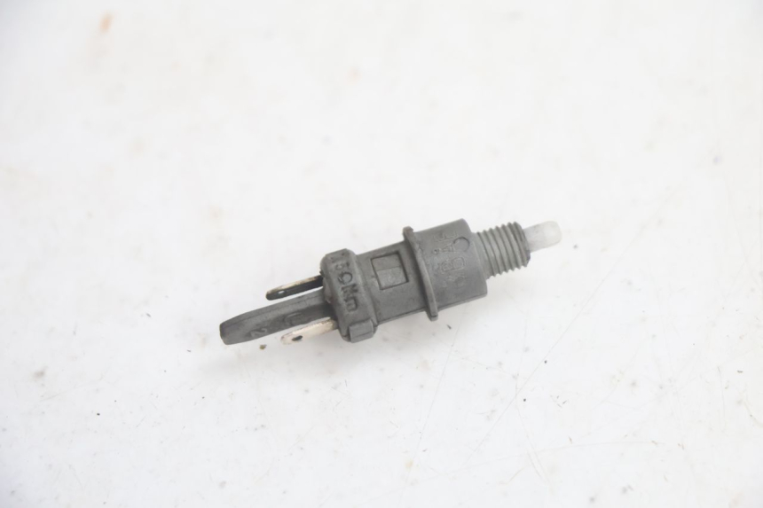 photo de STOPLICHTSCHAKELAAR PEUGEOT TREKKER 50 (1995 - 2004) - Detail van het onderdeel