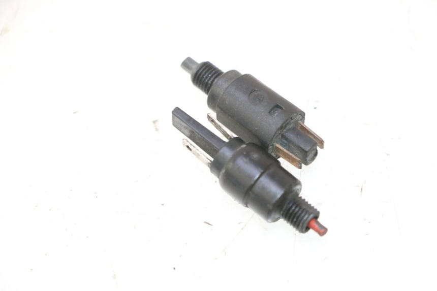 photo de STOPLICHTSCHAKELAAR PIAGGIO VESPA LX 2T 50 (2005 - 2013) - Detail van het onderdeel
