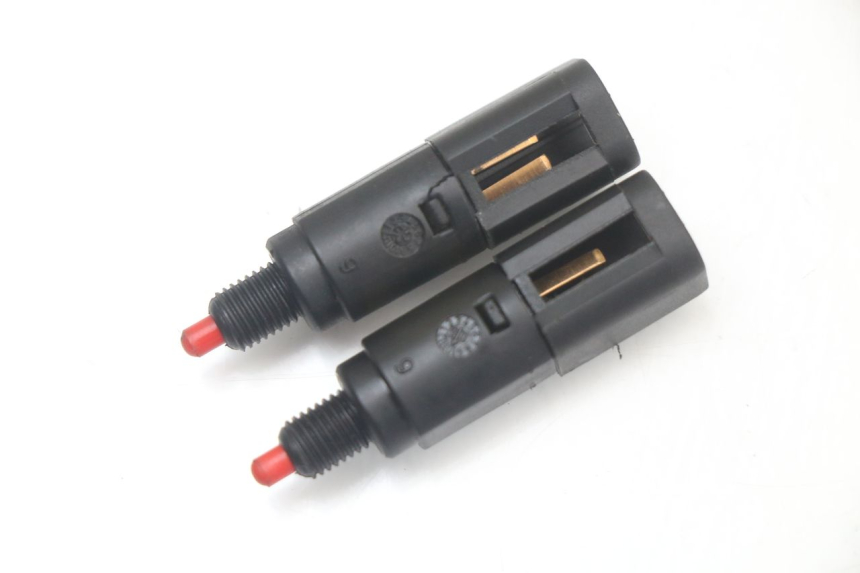 photo de STOPLICHTSCHAKELAAR PIAGGIO VESPA LX 125 (2005 - 2010) - Zoom op gebruiksstaat