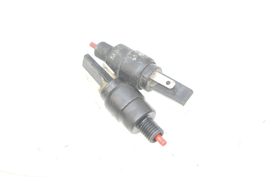 photo de STOPLICHTSCHAKELAAR PIAGGIO VESPA PRIMAVERA 2T 50 (2013 - 2018) - Detail van het onderdeel