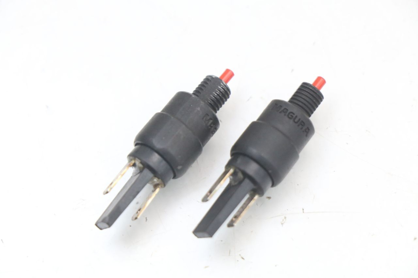 photo de STOPLICHTSCHAKELAAR PIAGGIO VESPA PRIMAVERA 4T 50 (2021 - 2024) - Detail van het onderdeel