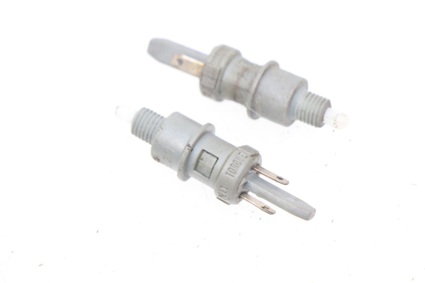 photo de STOPLICHTSCHAKELAAR PEUGEOT VIVACITY 50 (1998 - 2003) - Detail van het onderdeel