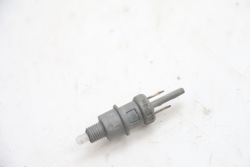 photo de STOPLICHTSCHAKELAAR PEUGEOT VIVACITY 50 (2004 - 2009) - Hoofdaanzicht