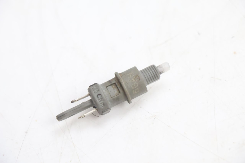 photo de STOPLICHTSCHAKELAAR PEUGEOT VIVACITY 50 (2004 - 2009) - Detail van het onderdeel