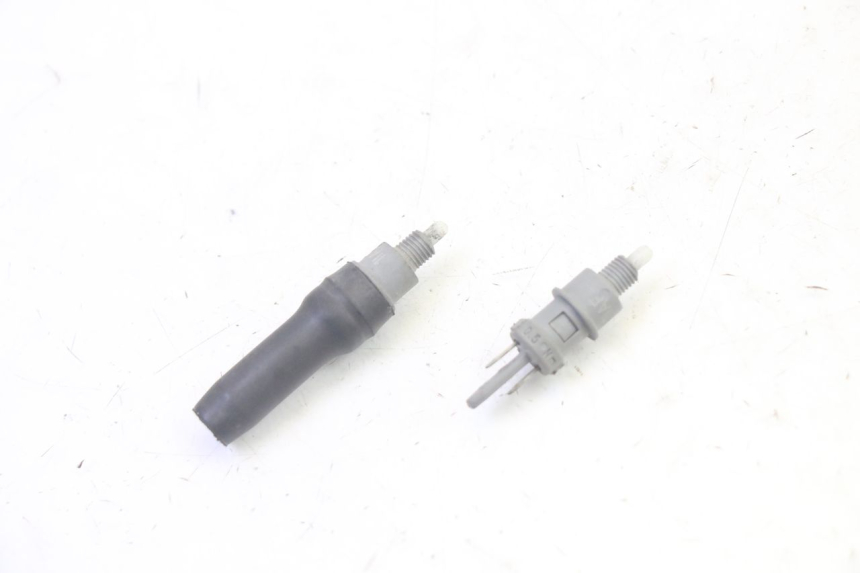 photo de STOPLICHTSCHAKELAAR PEUGEOT VIVACITY 100 (1999 - 2008) - Detail van het onderdeel