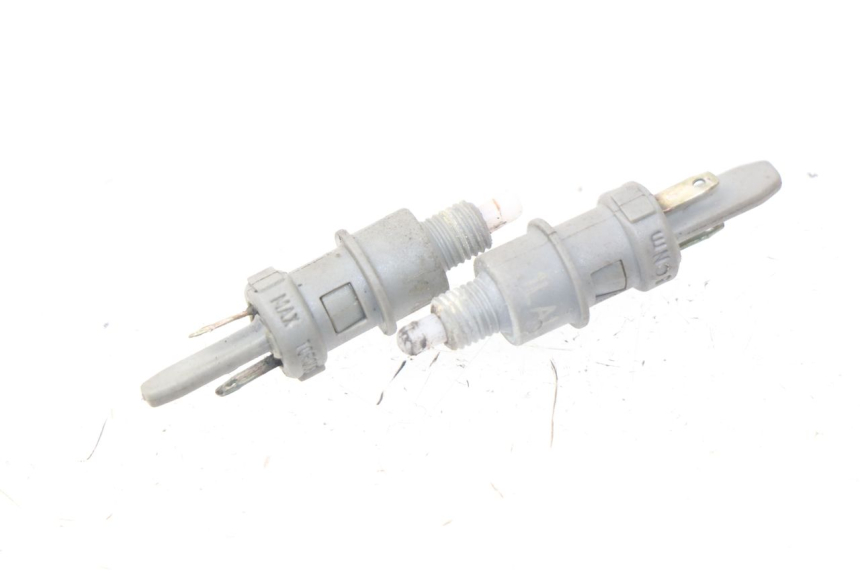 photo de STOPLICHTSCHAKELAAR PIAGGIO X9 125 (2000 - 2003) - Detail van het onderdeel