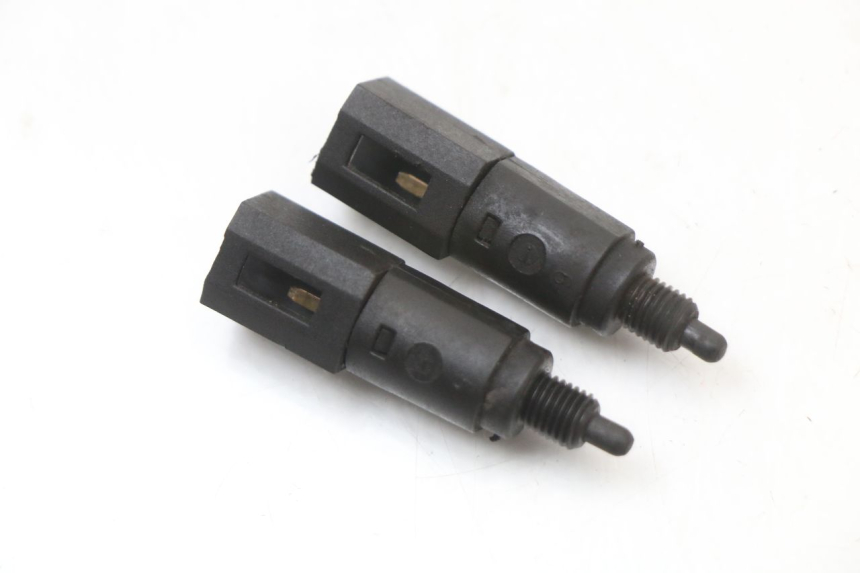 photo de STOPLICHTSCHAKELAAR PIAGGIO X9 125 (2000 - 2003) - Detail van het onderdeel