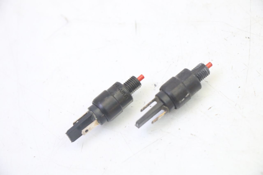 photo de STOPLICHTSCHAKELAAR PIAGGIO XEVO - X EVO 125 (2007 - 2017) - Detail van het onderdeel