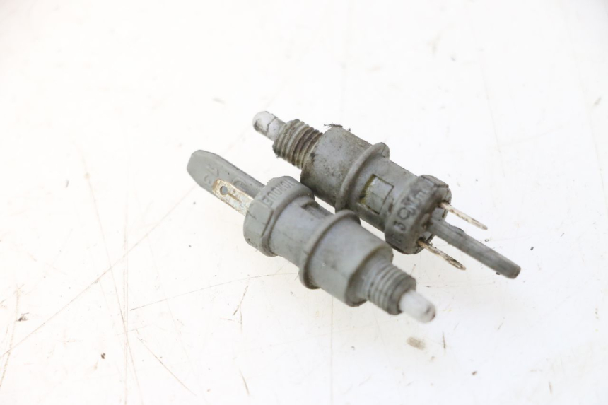 photo de STOPLICHTSCHAKELAAR YAMAHA YP MAJESTY 125 (1998 - 2001) - Detail van het onderdeel