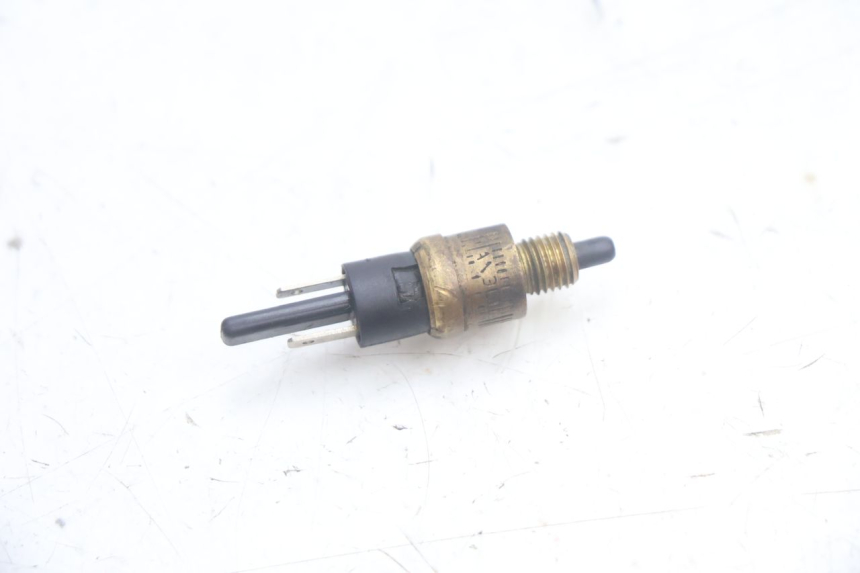 photo de STOPLICHTSCHAKELAAR YAMAHA YP MAJESTY 125 (2002 - 2006) - Detail van het onderdeel