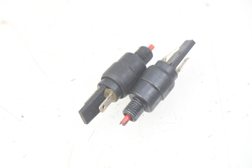 photo de STOPLICHTSCHAKELAAR PIAGGIO ZIP 4T 50 (2018 - 2020) - Detail van het onderdeel