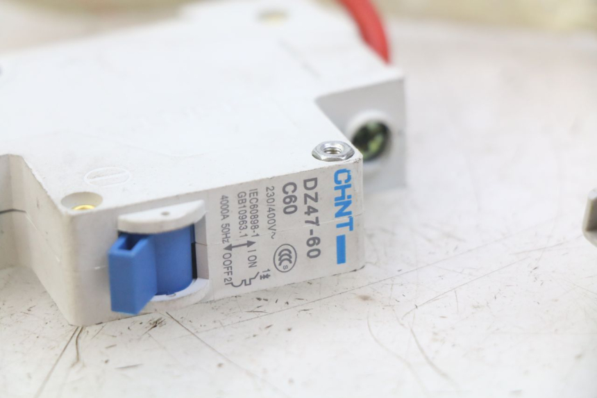 photo de CONTACTSCHAKELAAR EFUN E2GO 1 (2017 - 2021) - Technische close-up