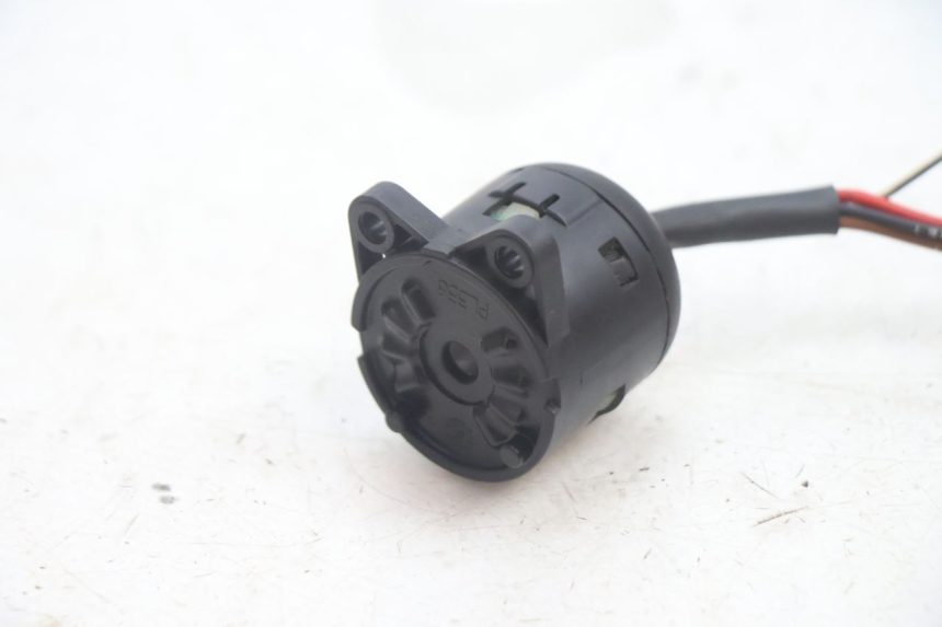 photo de CONTACTSLOT YAMAHA YP MAJESTY 125 (2002 - 2006) - Detail van het onderdeel