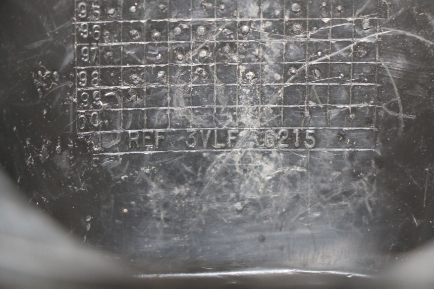 photo de ACHTERSTUURKAP MBK BOOSTER SPIRIT 50 (1999 - 2003) - Detail van het onderdeel