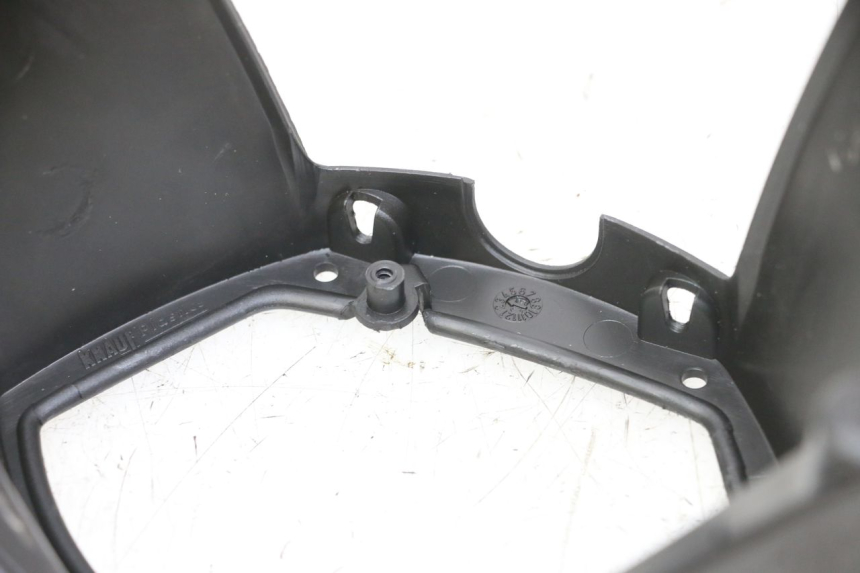 photo de ACHTERSTUURKAP PEUGEOT ELYSTAR 125 (2002 - 2007) - Bevestigingspunten