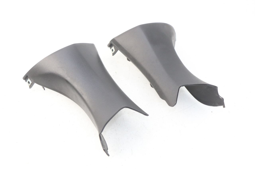 photo de ACHTERSTUURKAP SYM GTS EFI ABS 125 (2012 - 2016) - Detail van het onderdeel