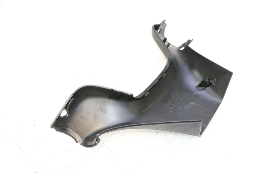 photo de ACHTERSTUURKAP PIAGGIO MP3 LT 300 (2010 - 2016) - Bevestigingspunten