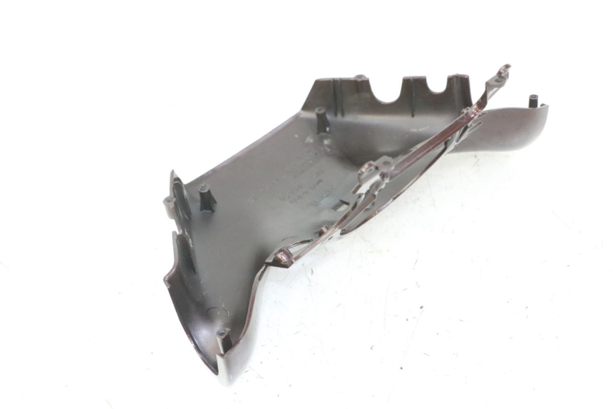 photo de ACHTERSTUURKAP APRILIA SCARABEO GT TOURING 125 (1999 - 2005) - Zoom op gebruiksstaat