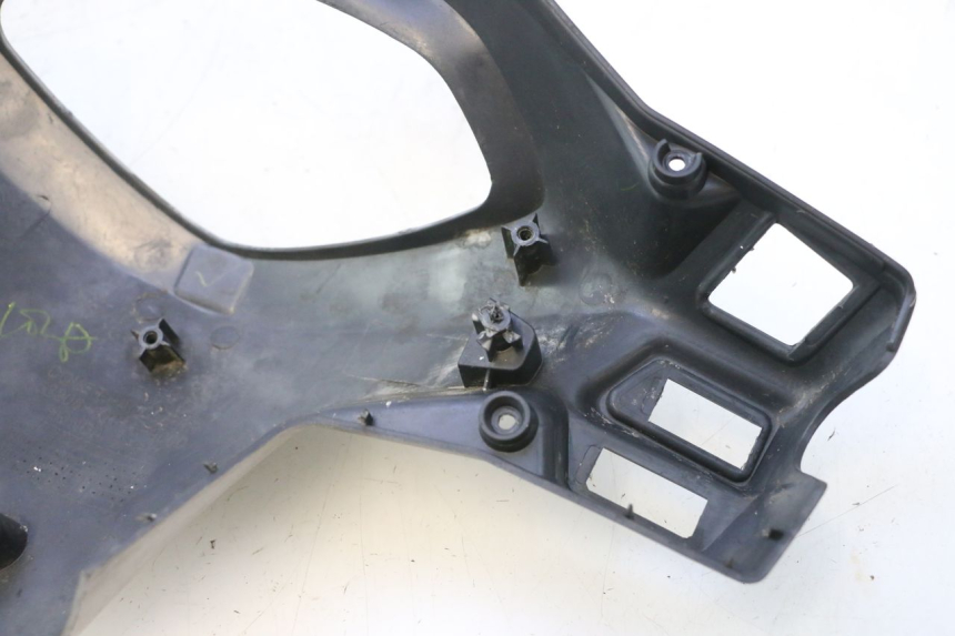 photo de ACHTERSTUURKAP HONDA SCV LEAD 100 (2003 - 2007) - Technische close-up