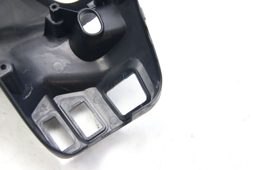 photo de ACHTERSTUURKAP SUZUKI SIXTEEN 125 (2008 - 2010) - Technische close-up