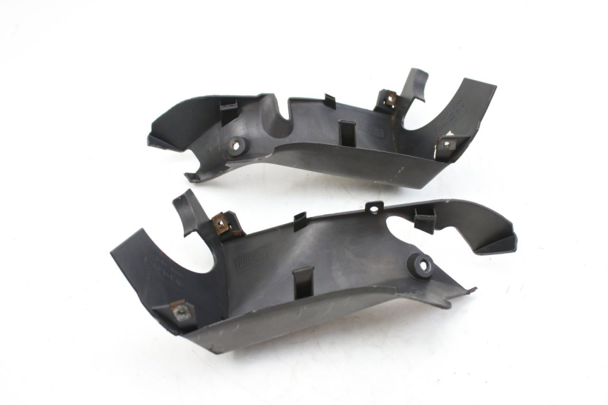 photo de ACHTERSTUURKAP SUZUKI UH BURGMAN 125 (2002 - 2006) - Bevestigingspunten