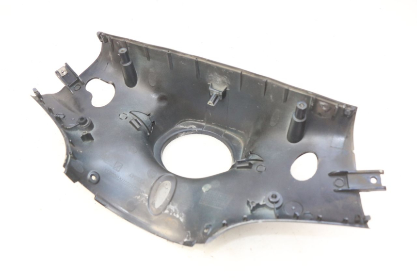 photo de ACHTERSTUURKAP PIAGGIO VESPA PRIMAVERA 2T 50 (2013 - 2018) - Detail van het onderdeel