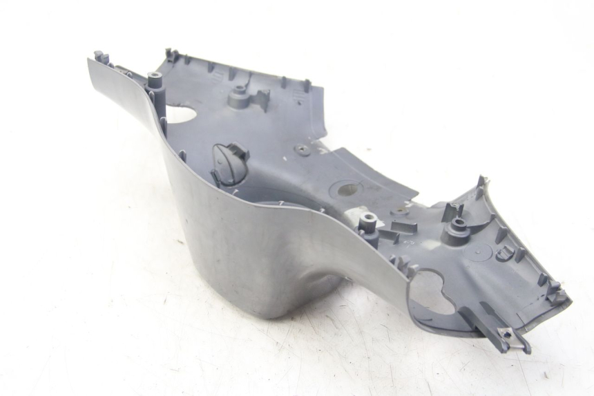 photo de ACHTERSTUURKAP PIAGGIO VESPA SPRINT 2T 50 (2014 - 2018) - Detail van het onderdeel