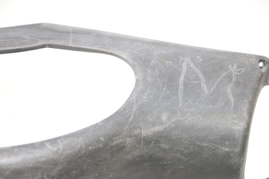 photo de ACHTERSTUURKAP PEUGEOT VIVACITY 50 (1998 - 2003) - Detail van het onderdeel