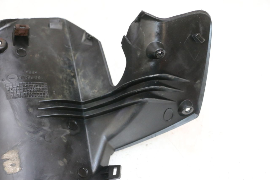 photo de ACHTERSTUURKAP YAMAHA XMAX X-MAX 125 (2006 - 2009) - Detail van het onderdeel