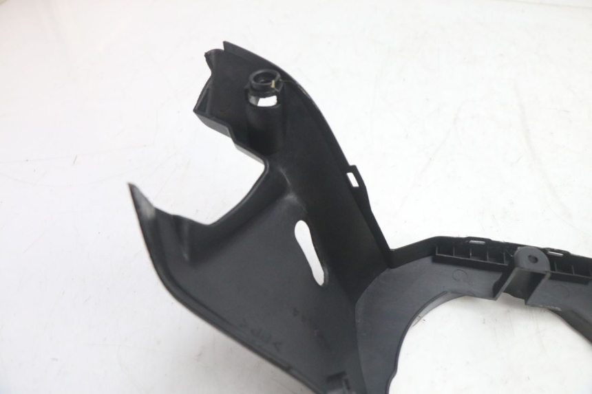 photo de ACHTERSTE STUURKAP YAMAHA XP T-MAX ABS 500 (2005 - 2005) - Detail van het onderdeel