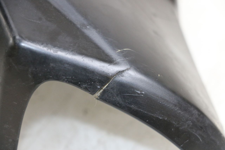 photo de VOORSTE STUURKAP KYMCO AGILITY PREMIUM 50 (2007 - 2010) - Detail van het onderdeel