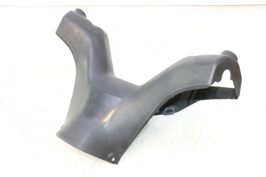 photo de VOORSTE STUURKAP SUZUKI BURGMAN 125 (2007 - 2014) - Detail van het onderdeel